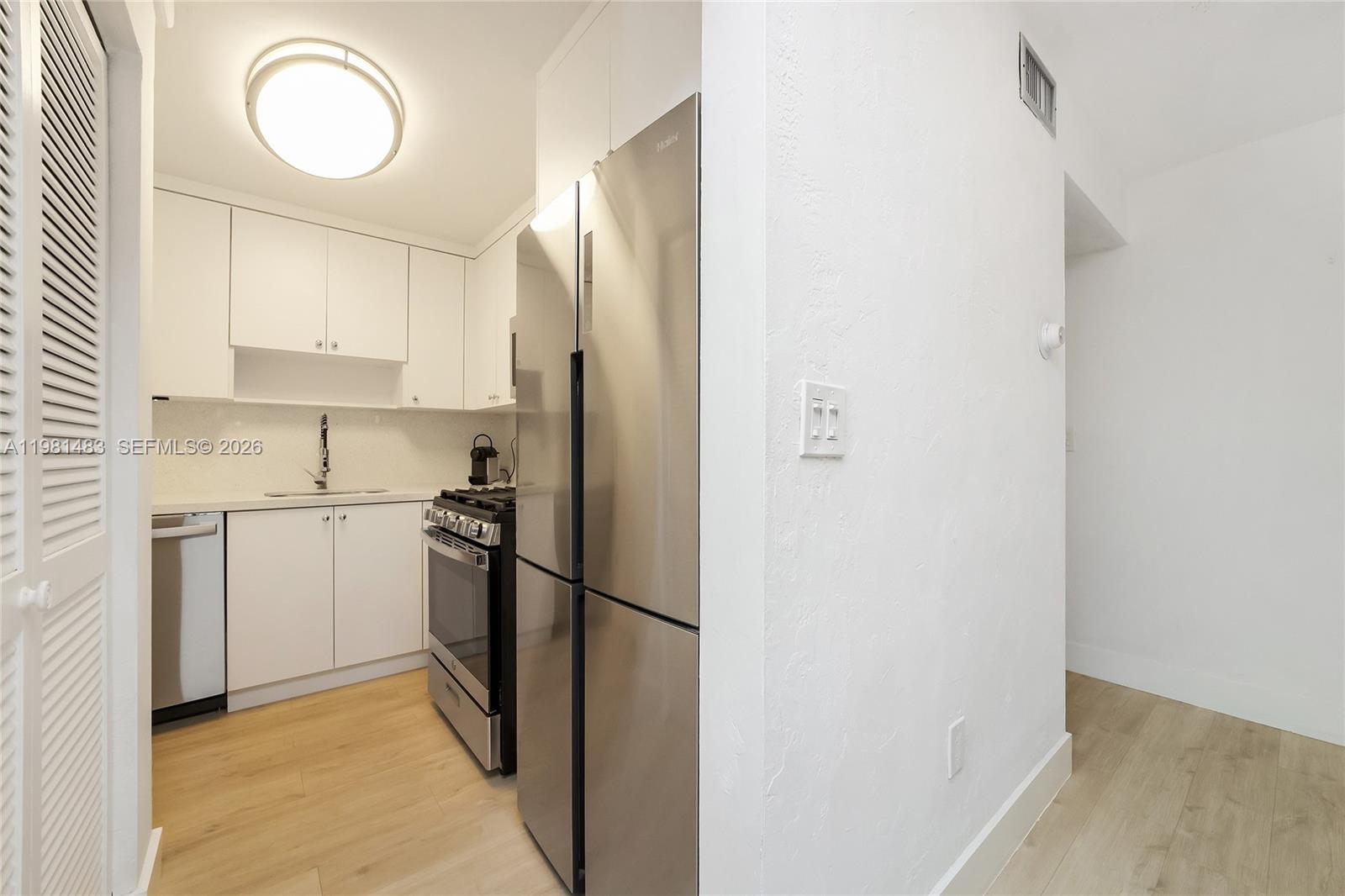 1205 Mariposa Ave # 326