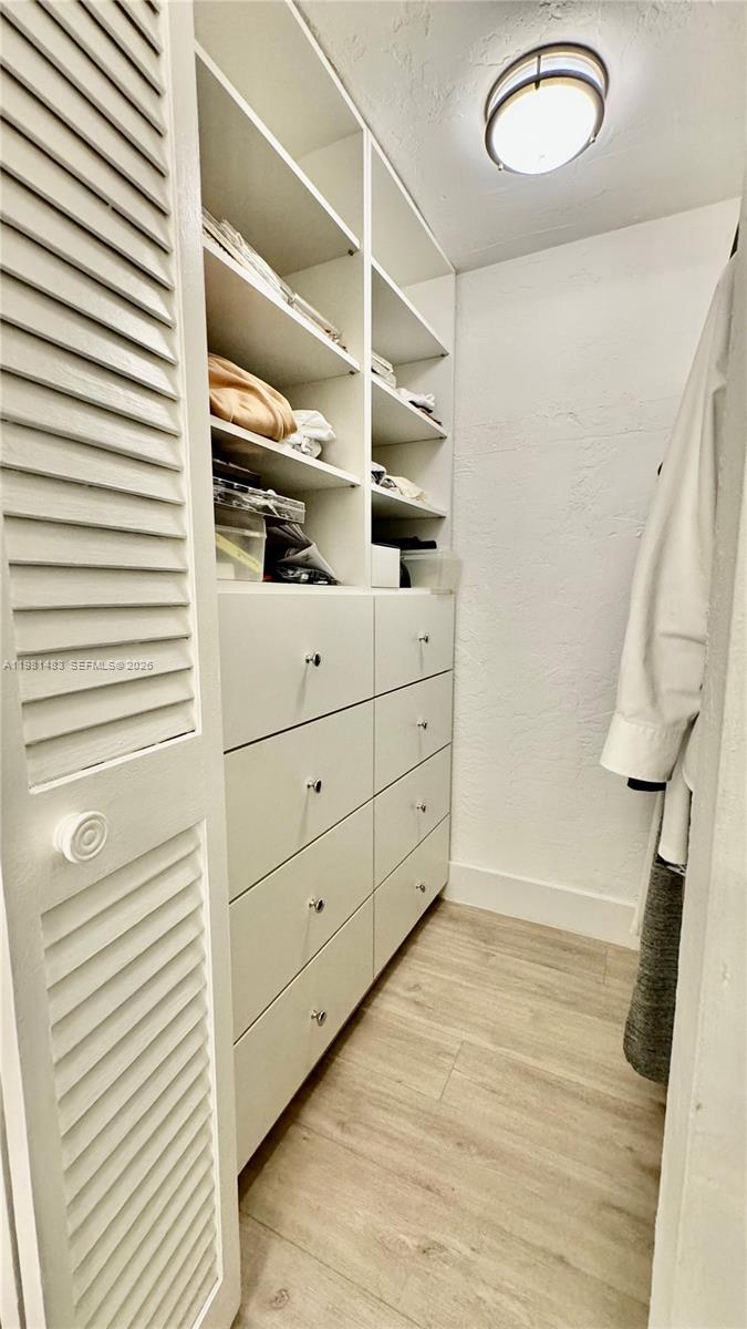 1205 Mariposa Ave # 326