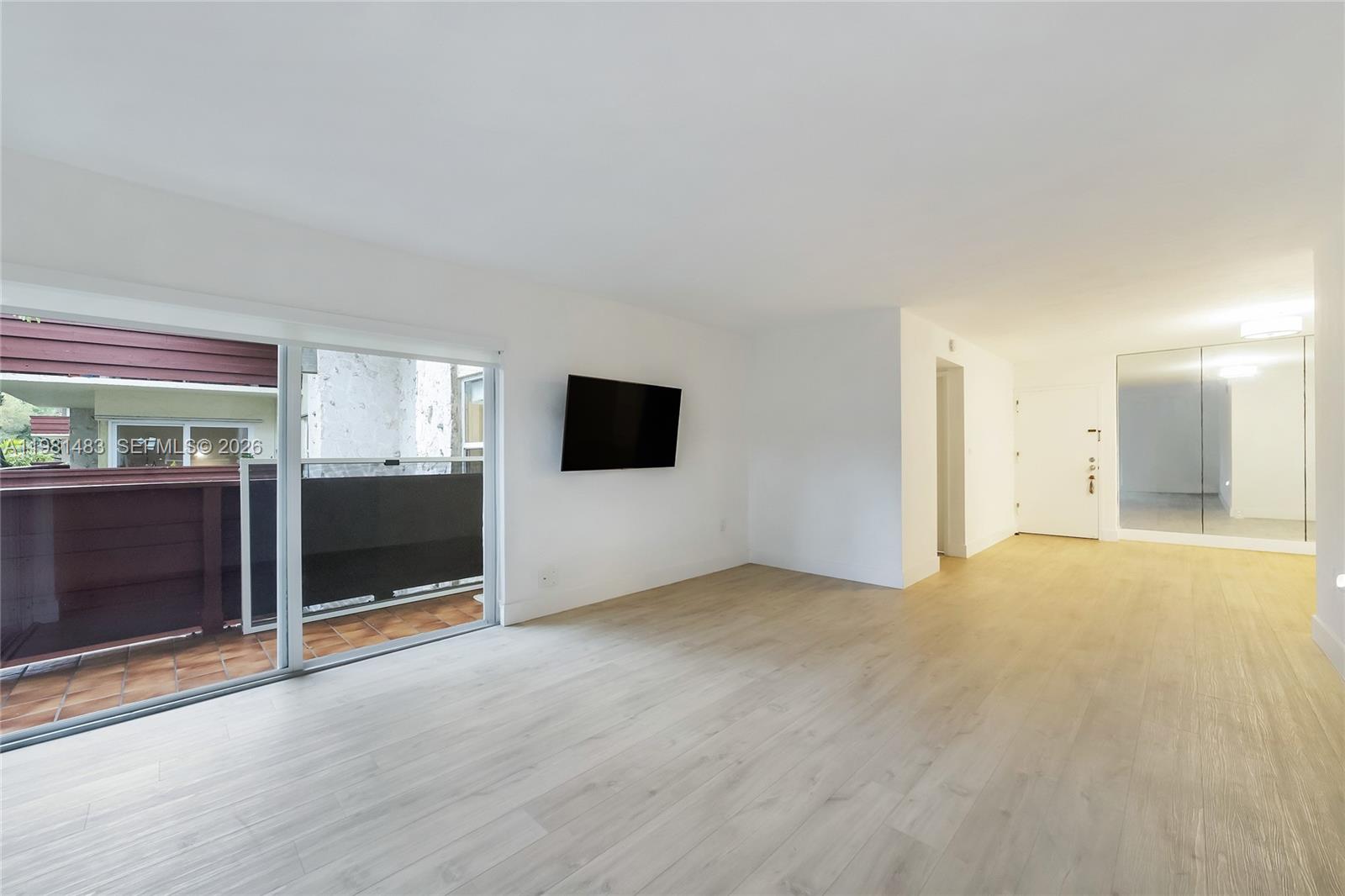 1205 Mariposa Ave # 326