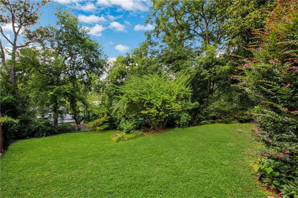 925 Highland Terrace NE