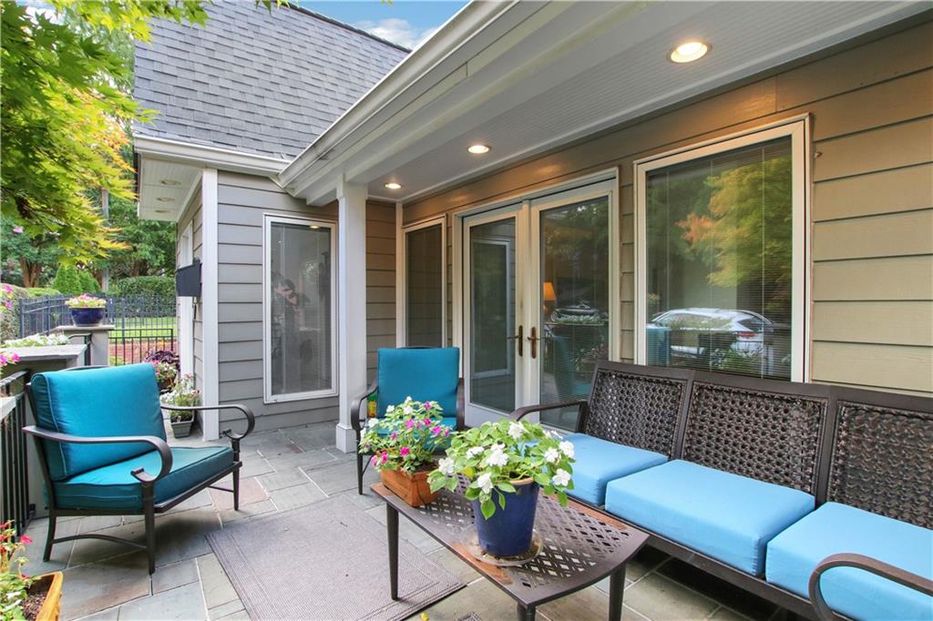 925 Highland Terrace NE