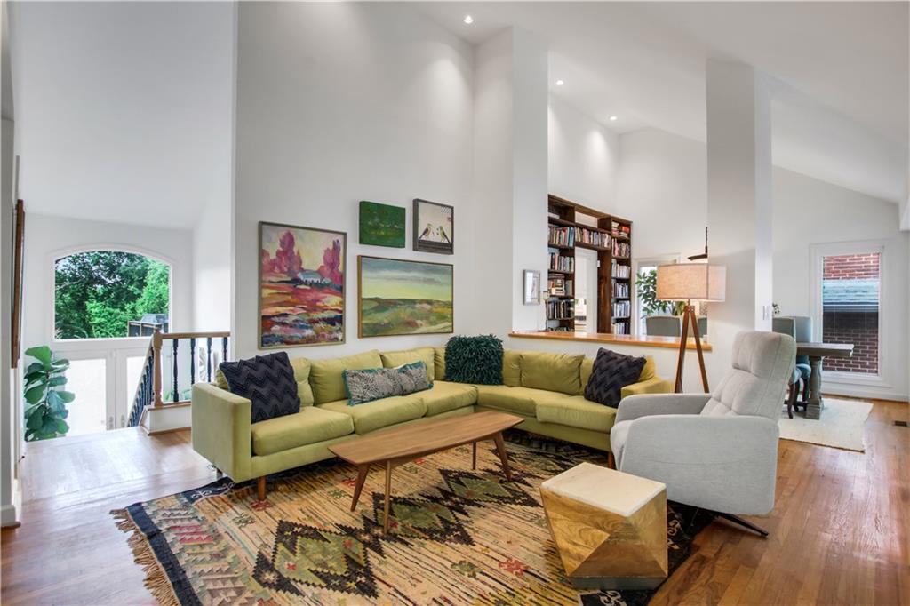 925 Highland Terrace NE