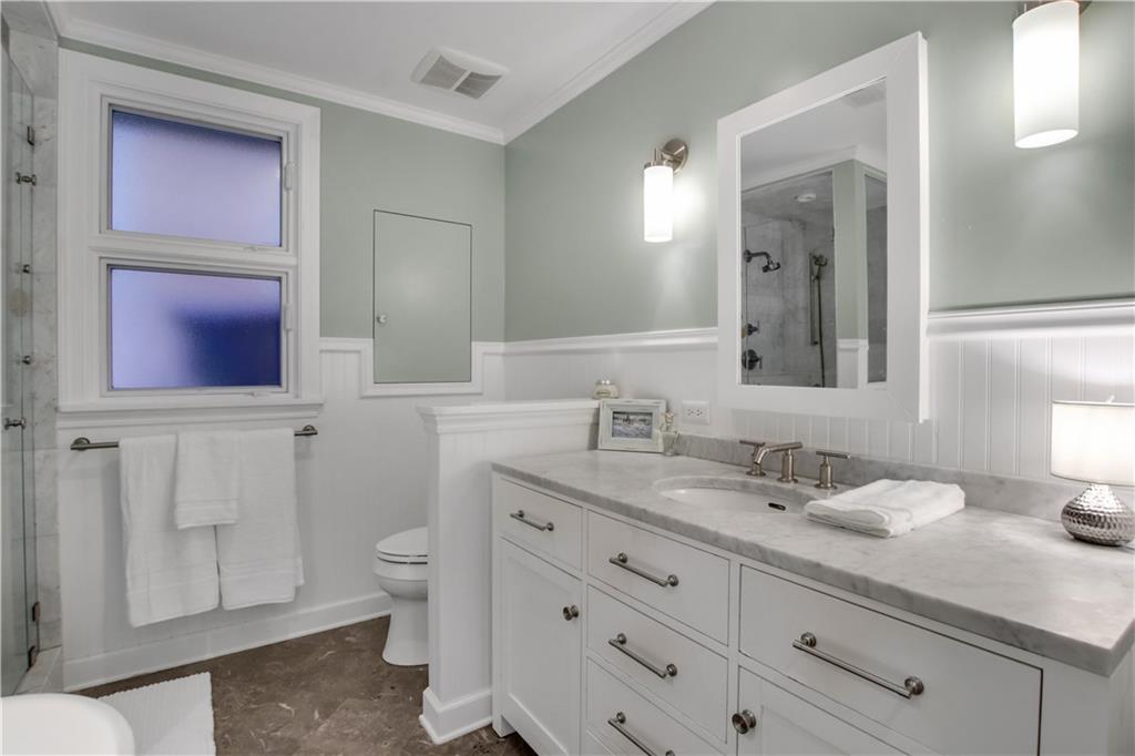 925 Highland Terrace NE