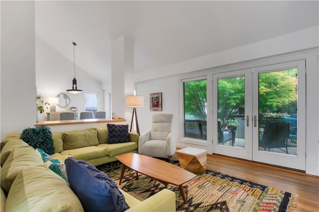 925 Highland Terrace NE