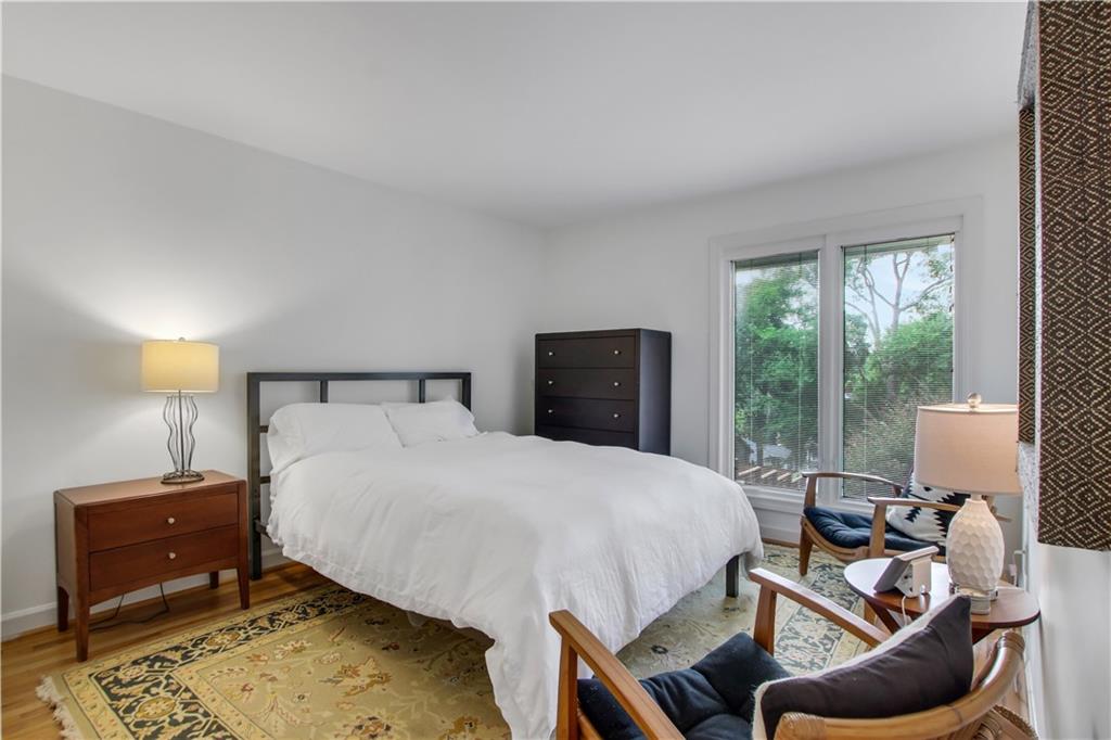 925 Highland Terrace NE