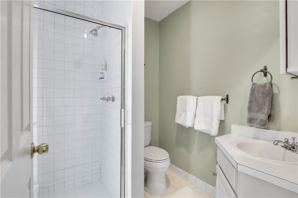 925 Highland Terrace NE