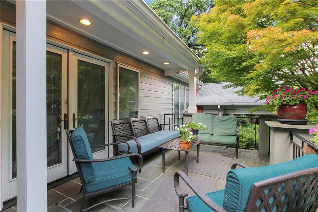 925 Highland Terrace NE