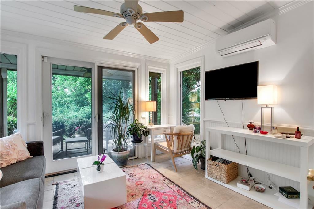 925 Highland Terrace NE