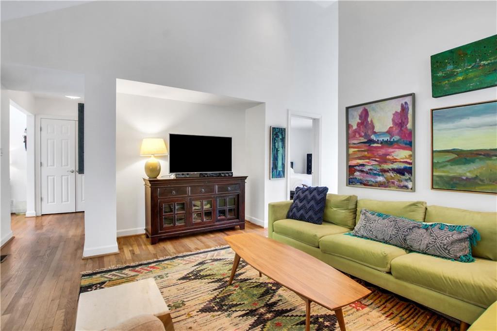 925 Highland Terrace NE