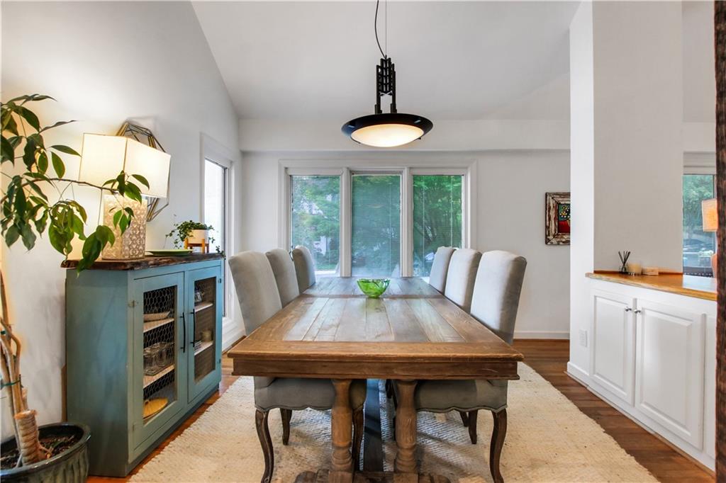 925 Highland Terrace NE