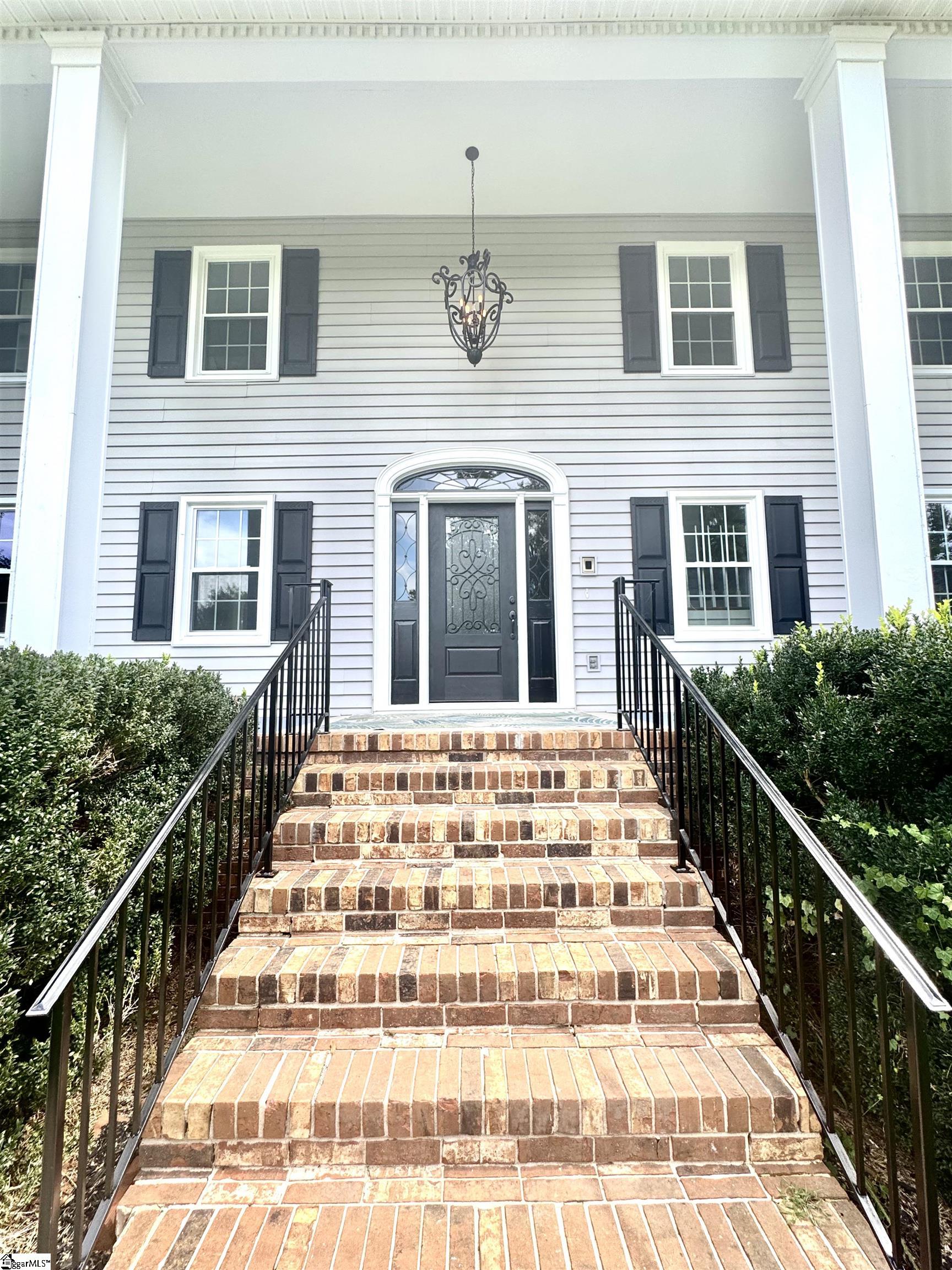 102 Buckingham Court