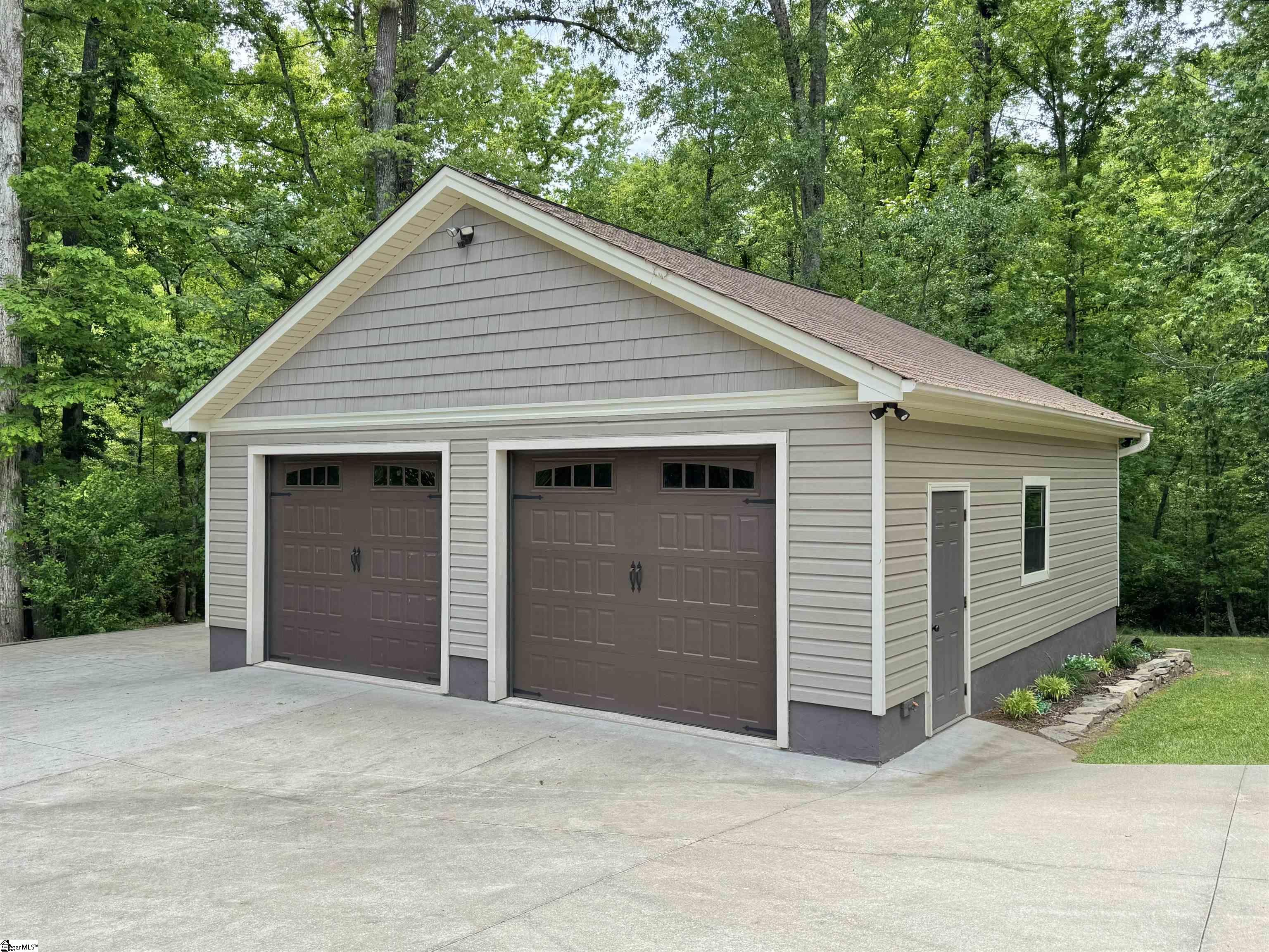 164 Creekside Drive