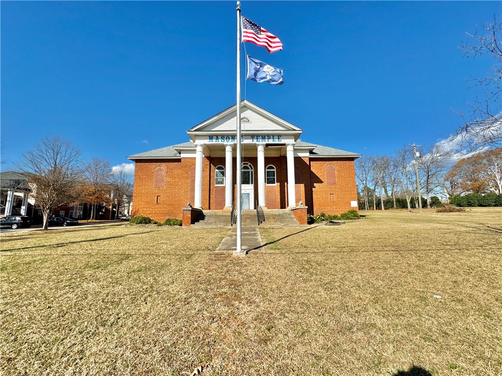 439 N East Main Street