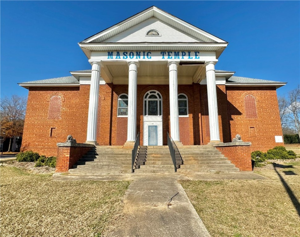 439 N East Main Street