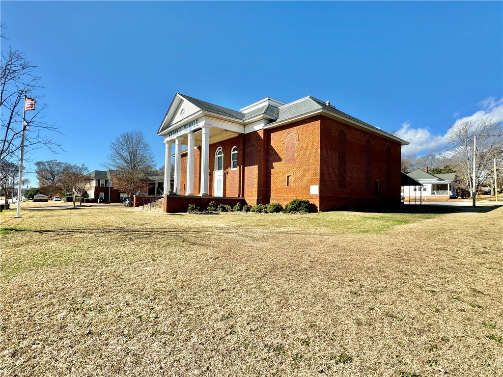 439 N East Main Street