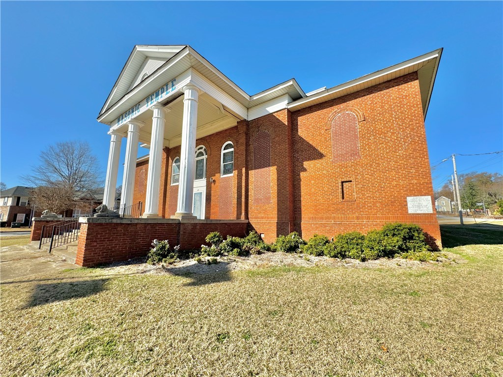 439 N East Main Street