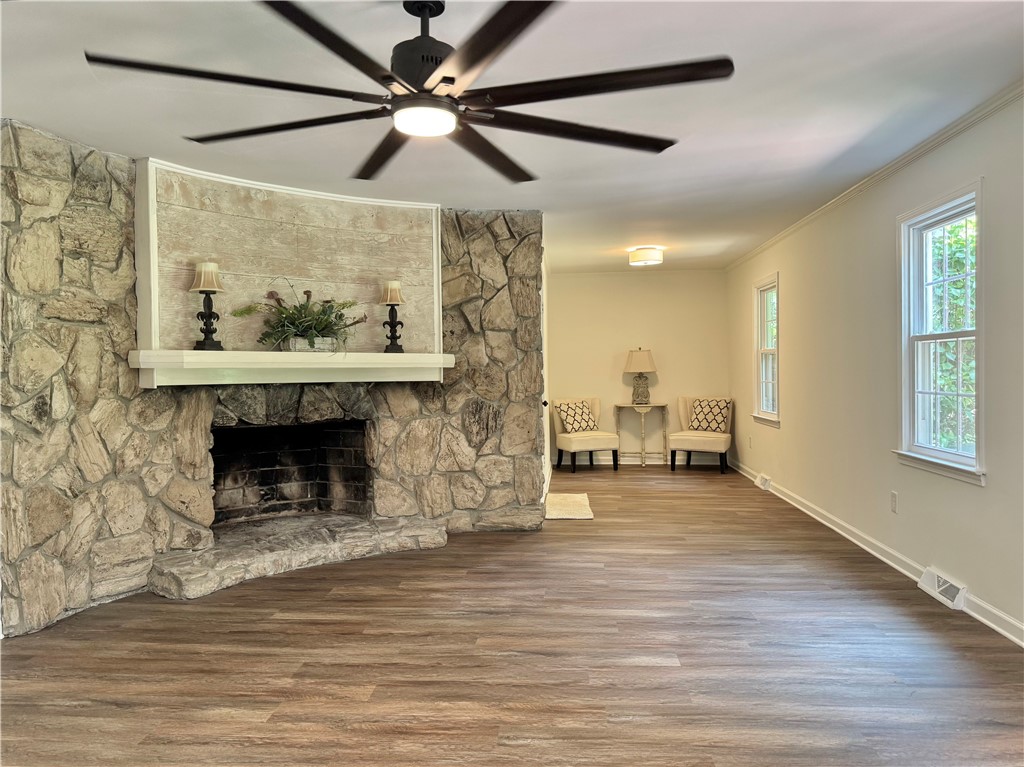 102 Buckingham Court