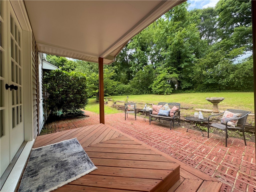 102 Buckingham Court