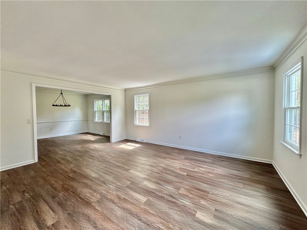 102 Buckingham Court