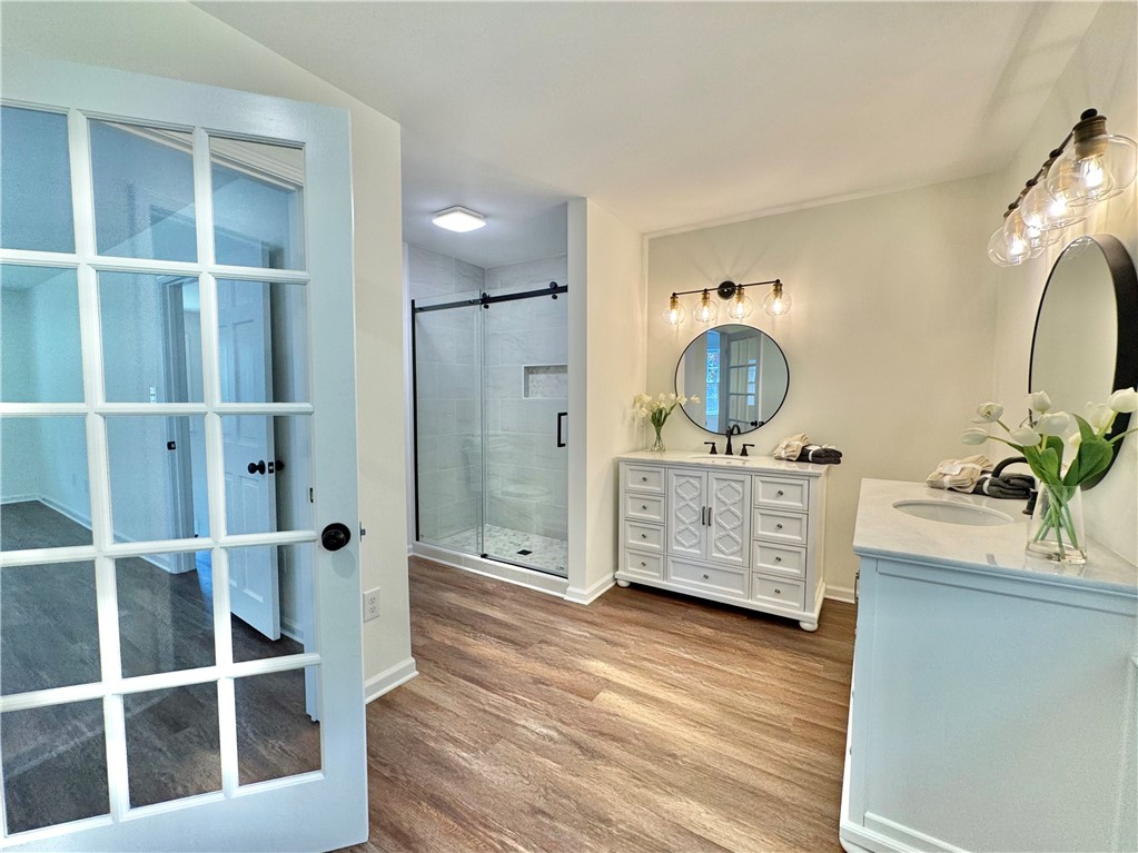 102 Buckingham Court