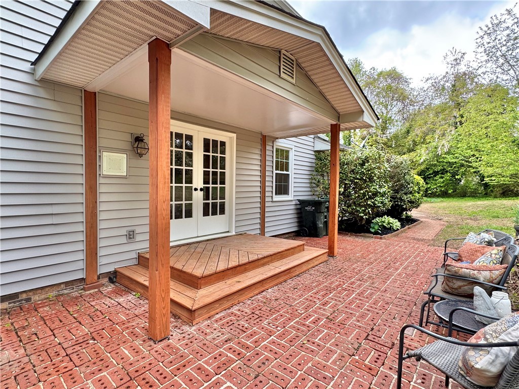 102 Buckingham Court