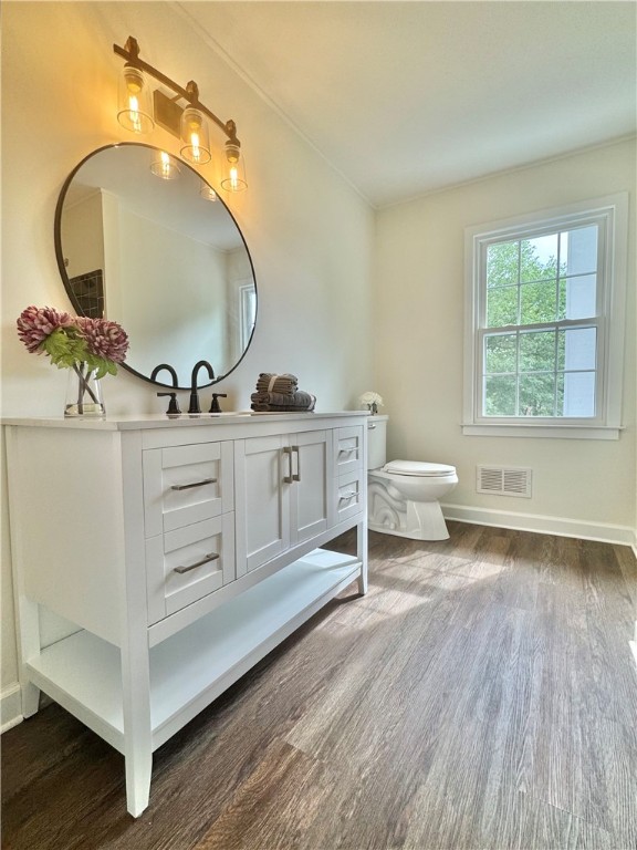 102 Buckingham Court