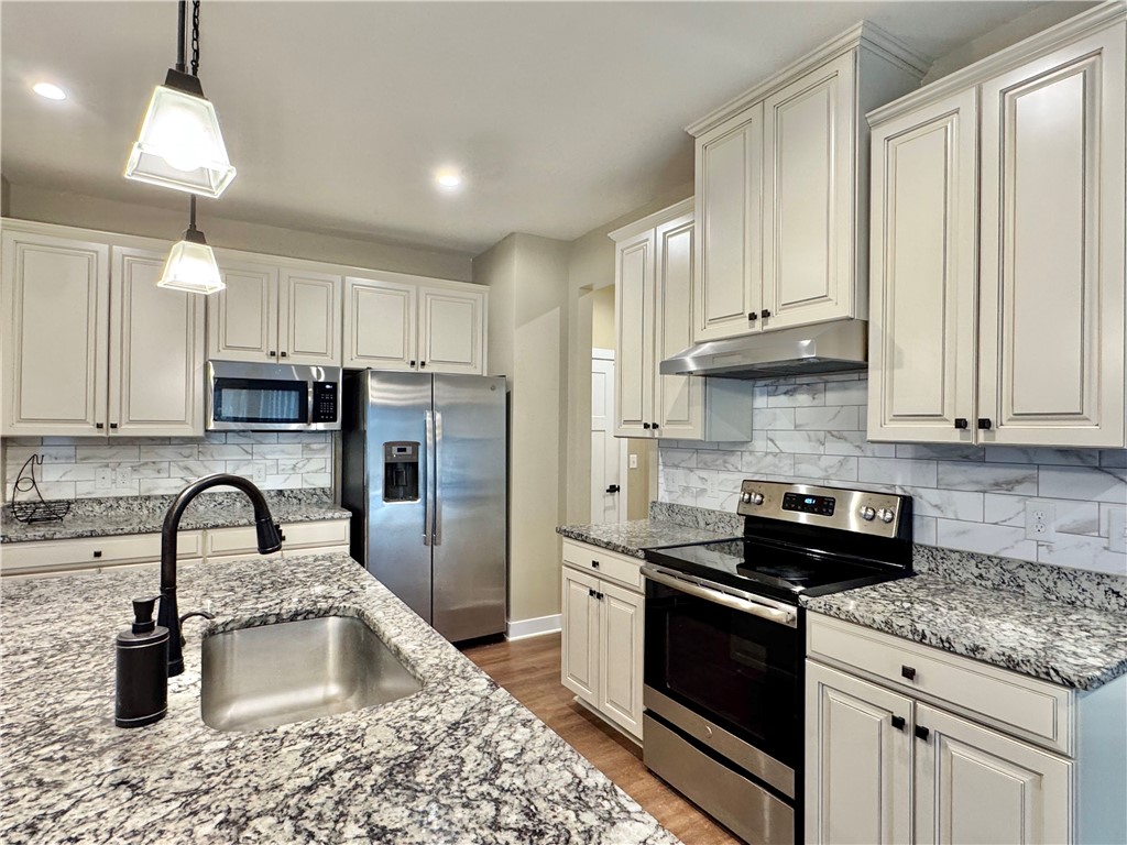 195 Thames Valley Drive