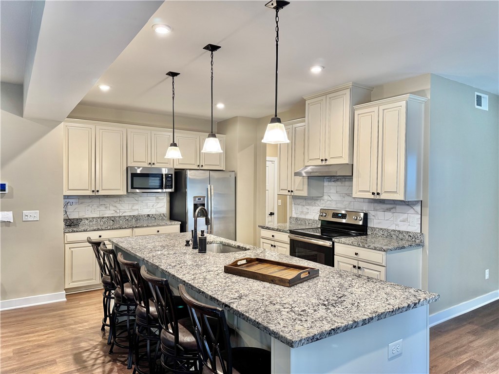 195 Thames Valley Drive