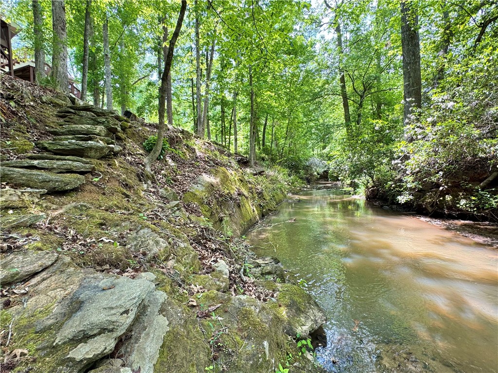 164 Creekside Drive