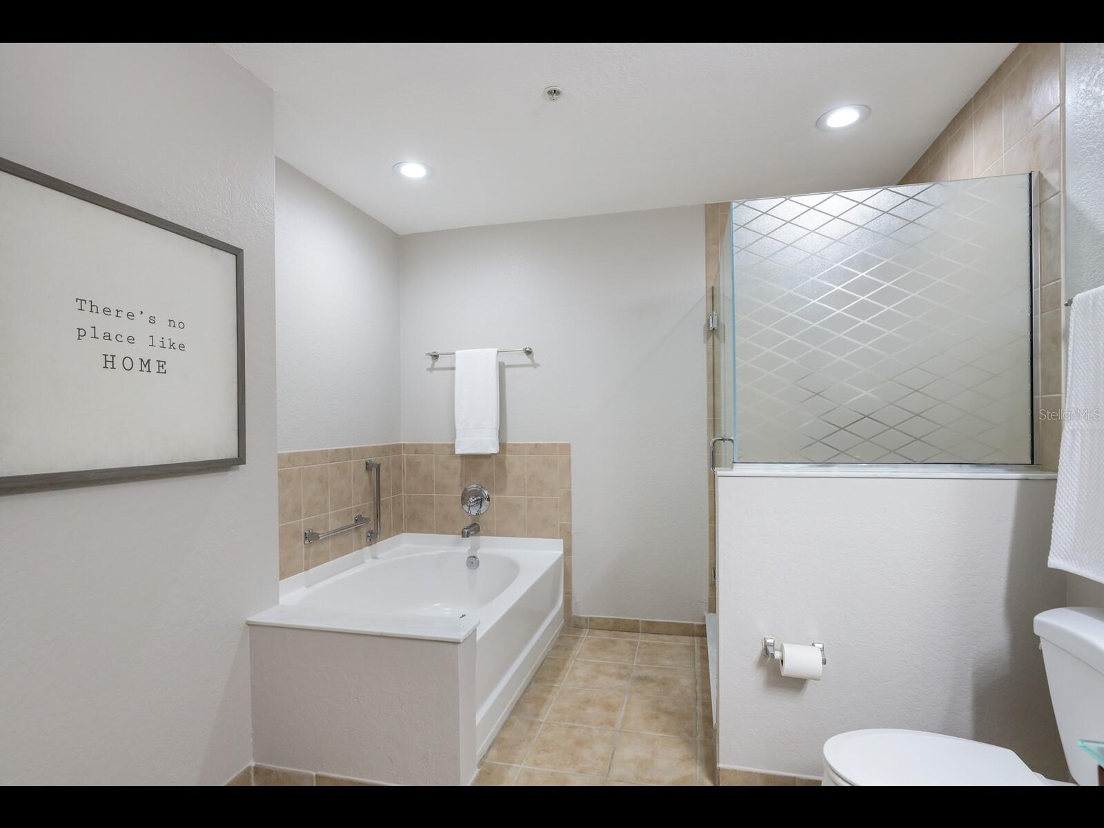 1064 N TAMIAMI TRL #1219