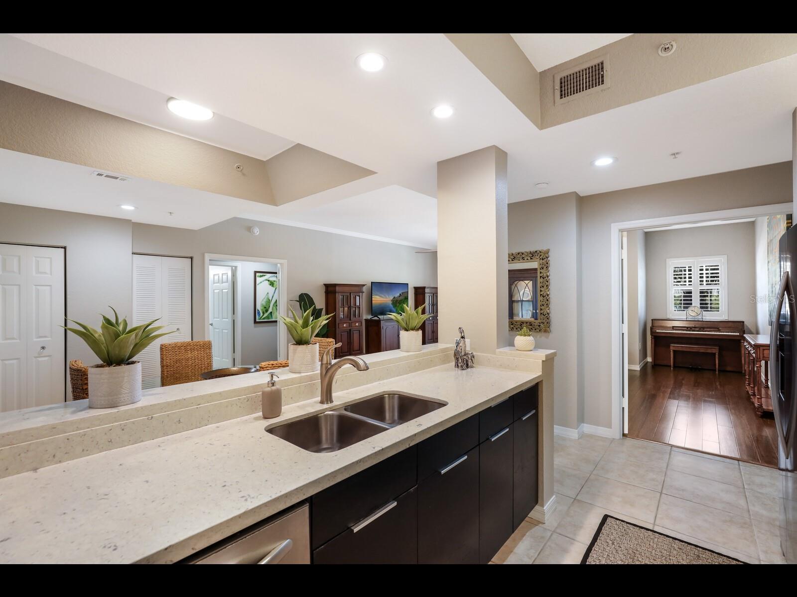 1064 N TAMIAMI TRL #1219