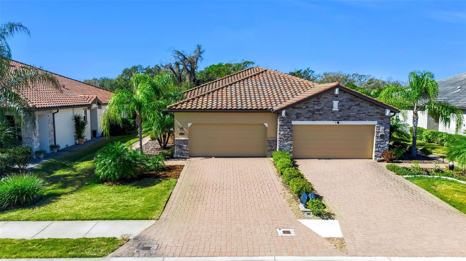 2712 STARWOOD CT