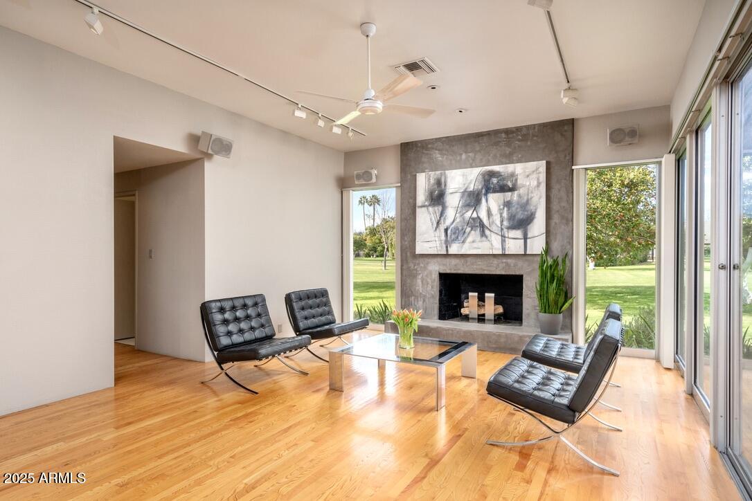 5682 N SCOTTSDALE Road