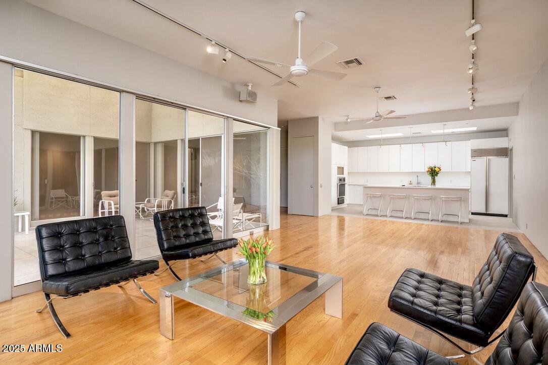 5682 N SCOTTSDALE Road