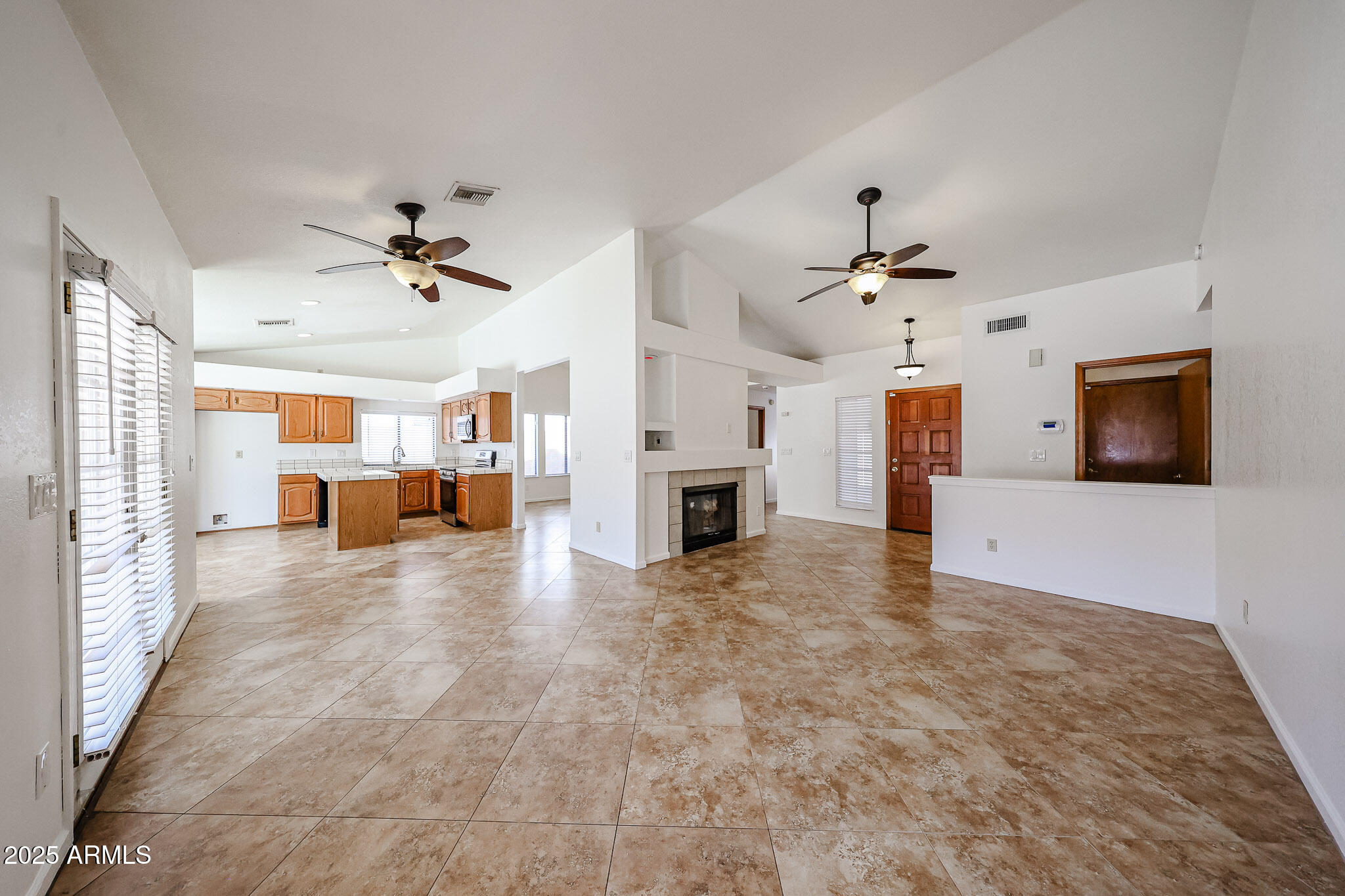 1833 E REDFIELD Road