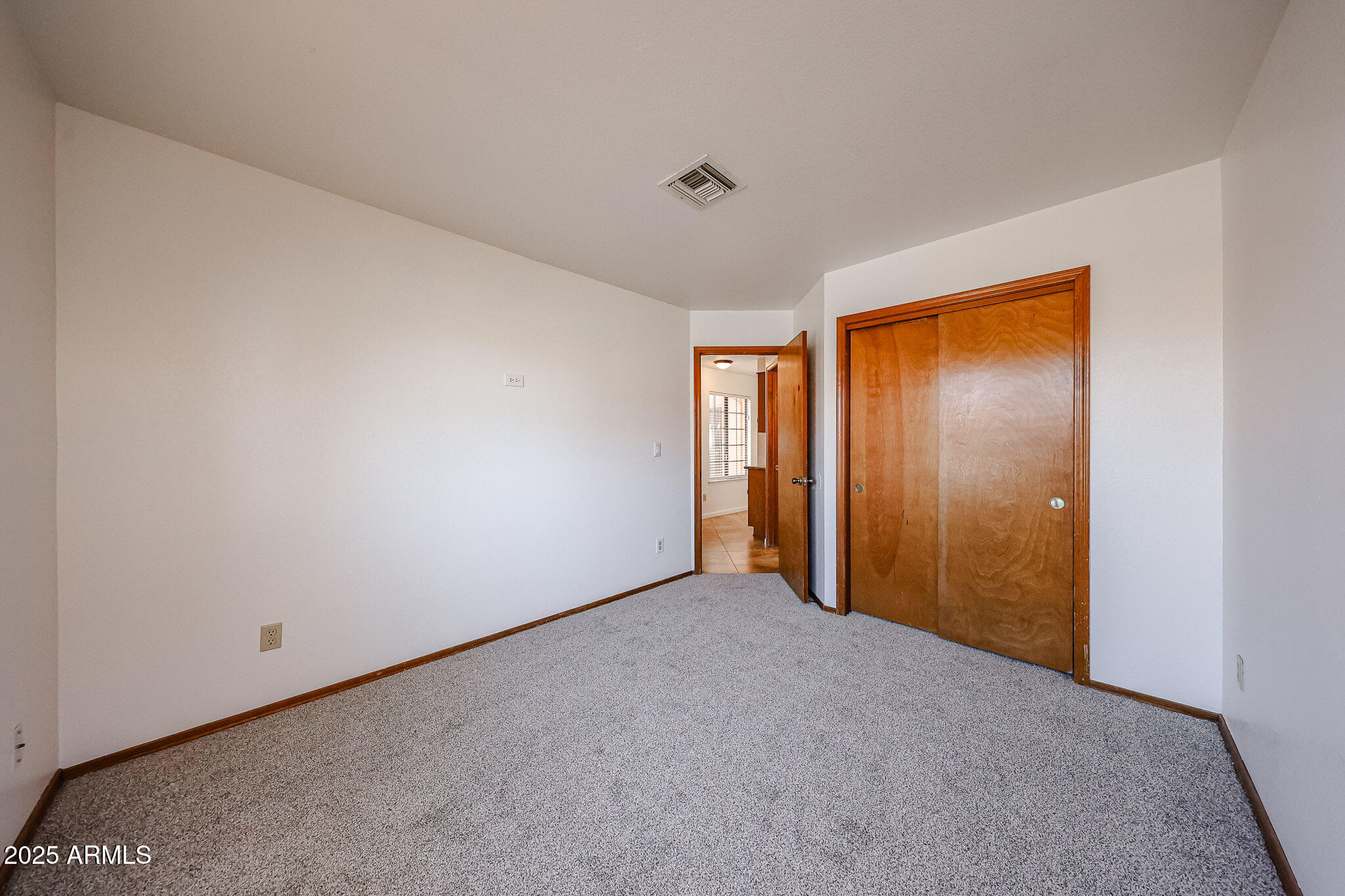 1833 E REDFIELD Road