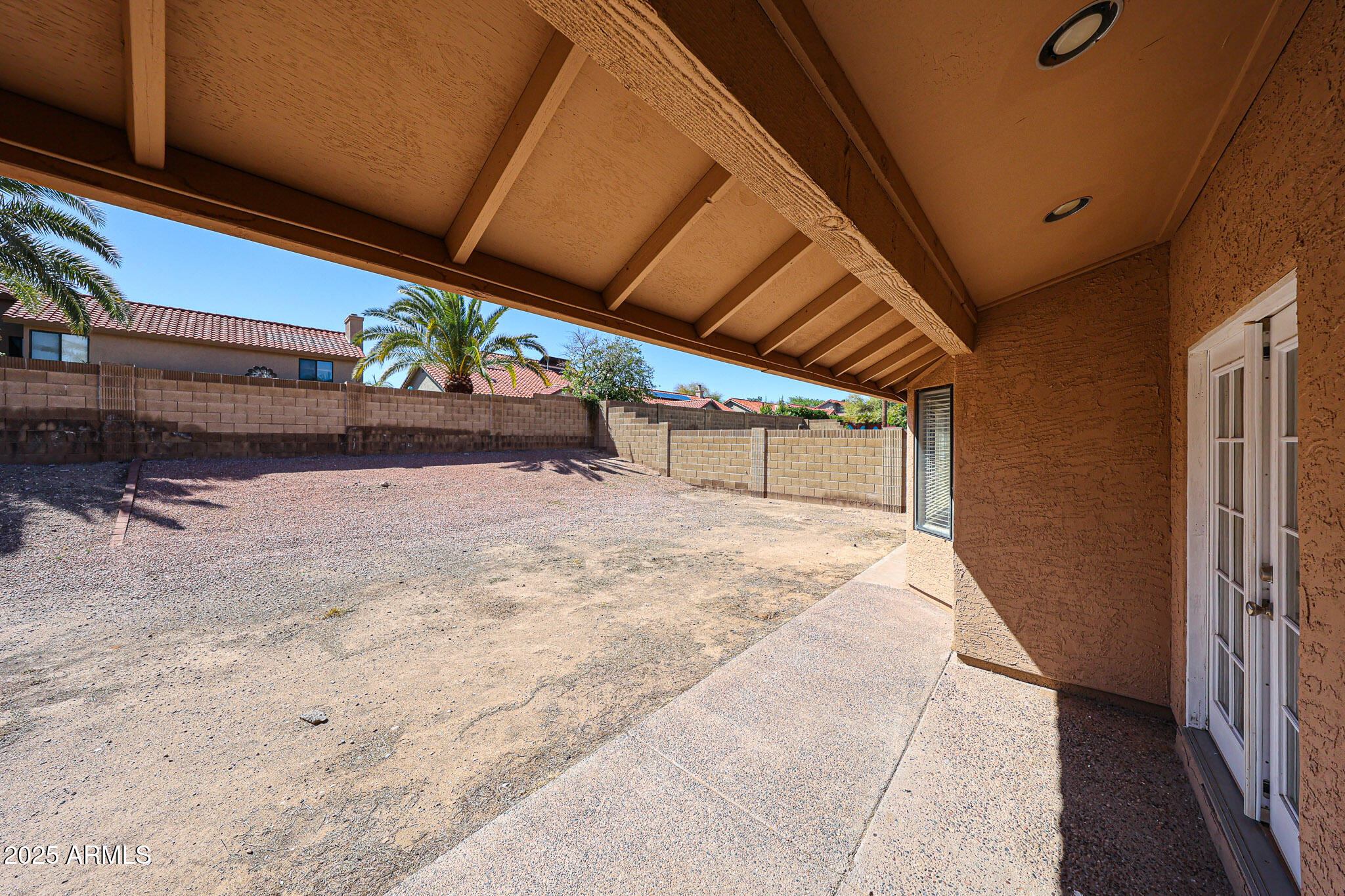 1833 E REDFIELD Road