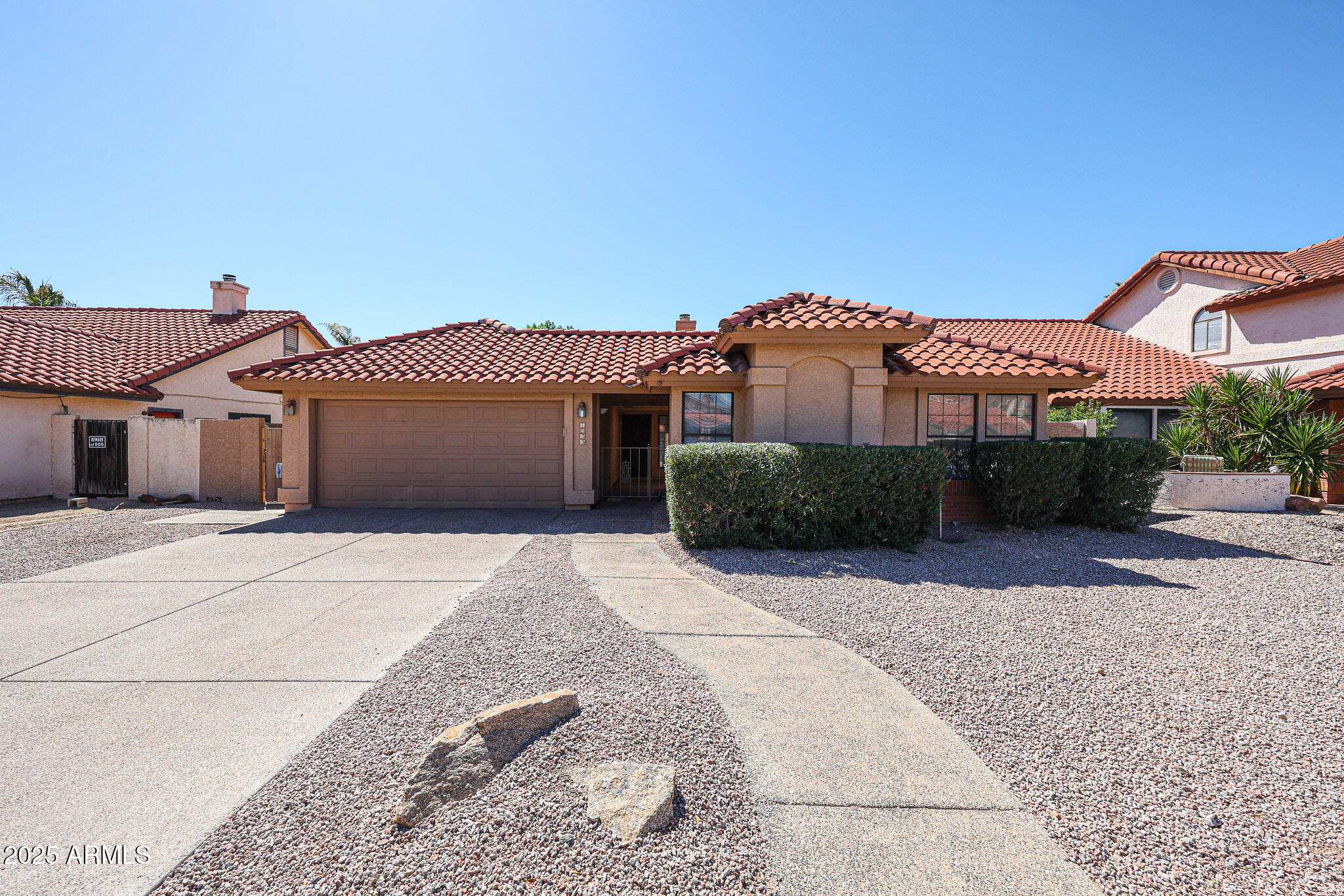 1833 E REDFIELD Road