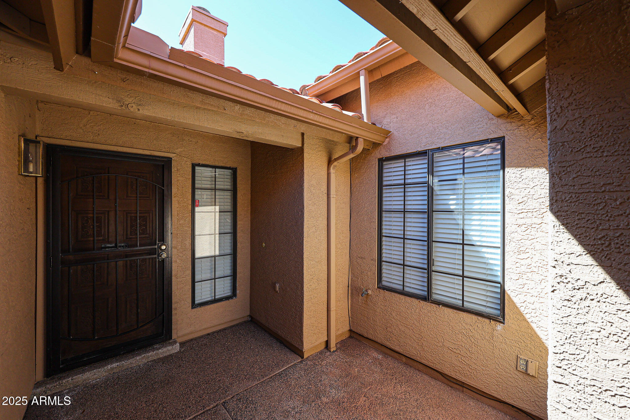 1833 E REDFIELD Road