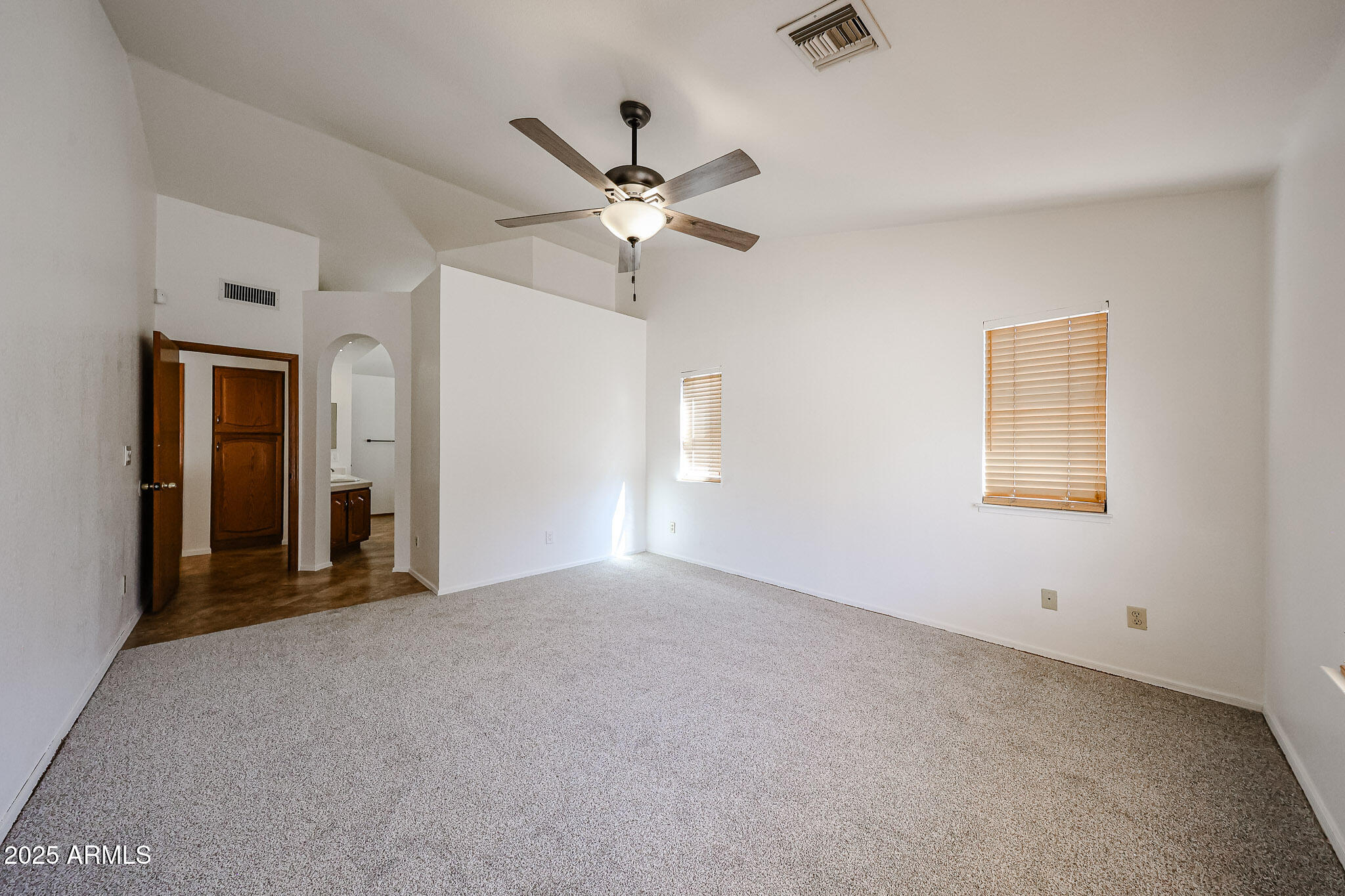 1833 E REDFIELD Road