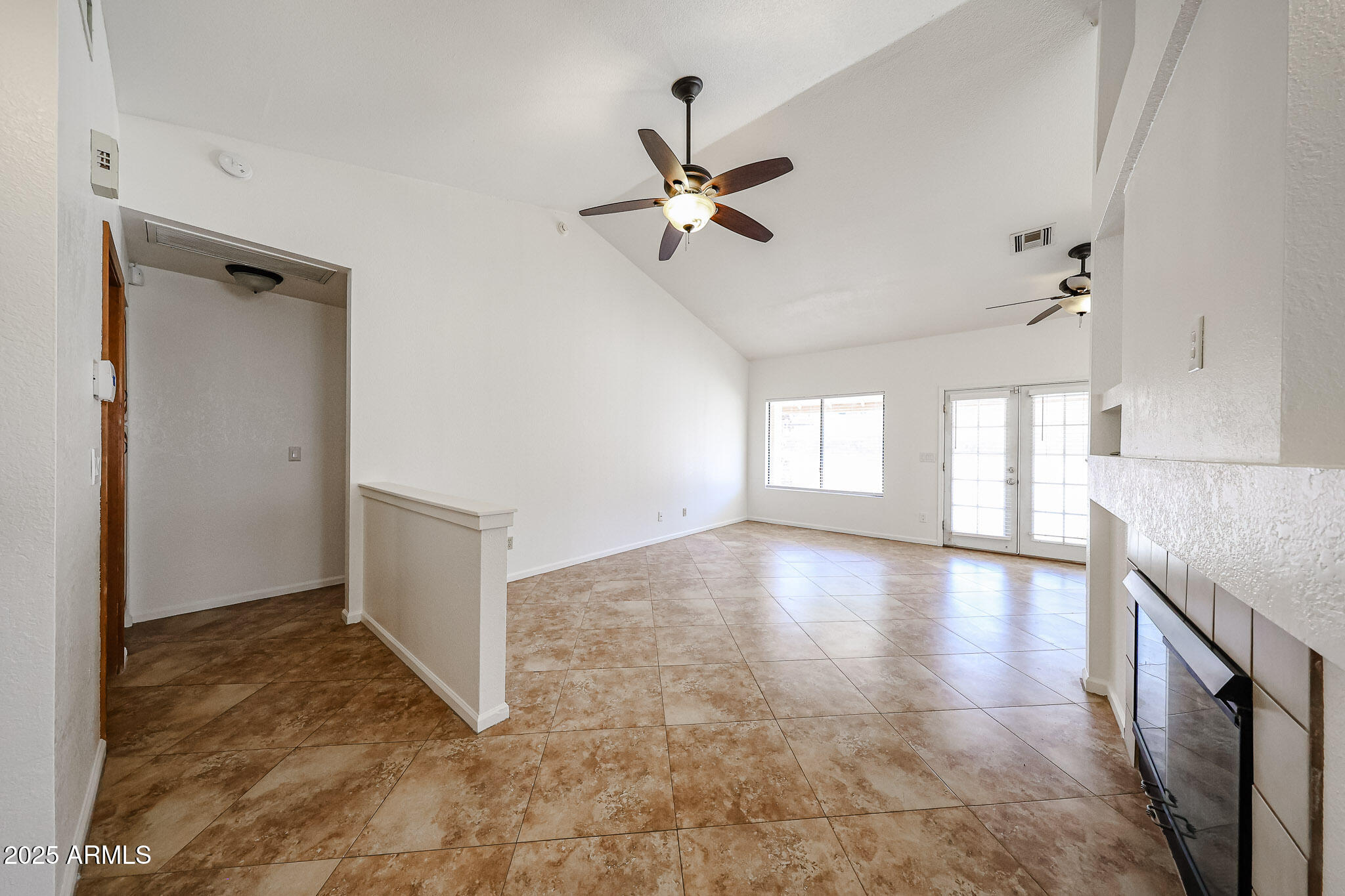 1833 E REDFIELD Road