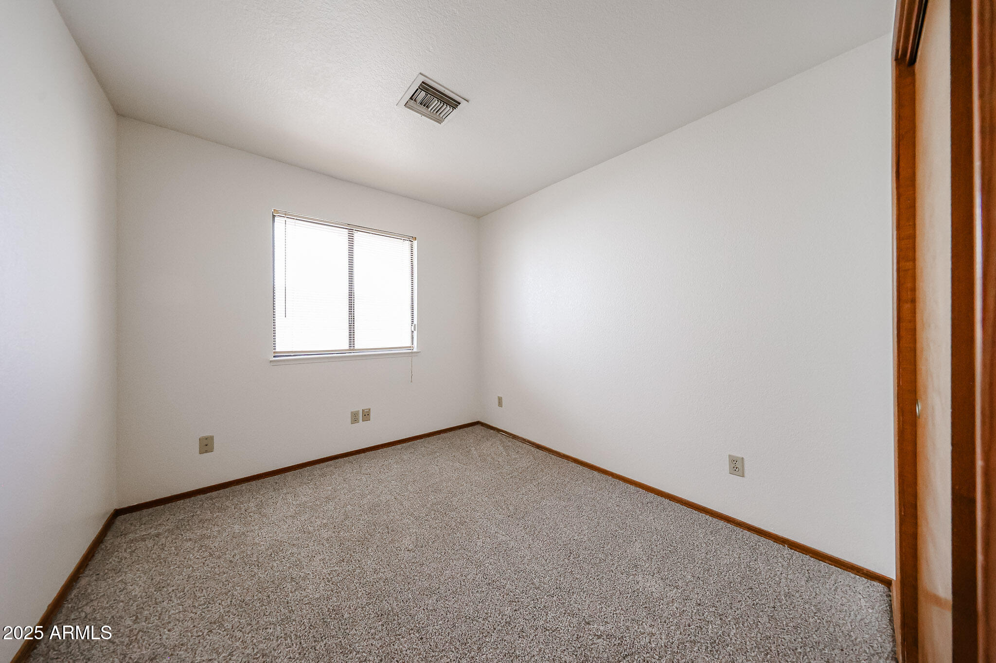 1833 E REDFIELD Road