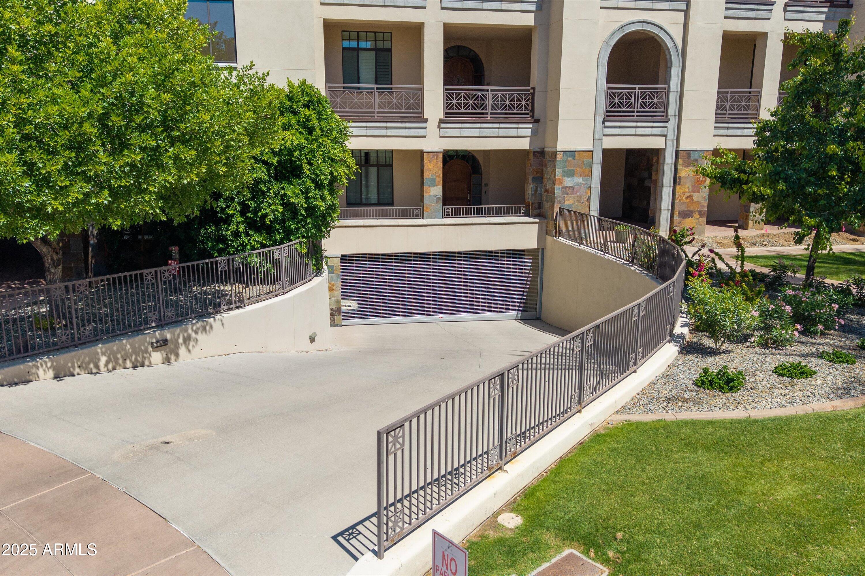 2 BILTMORE Estate 313