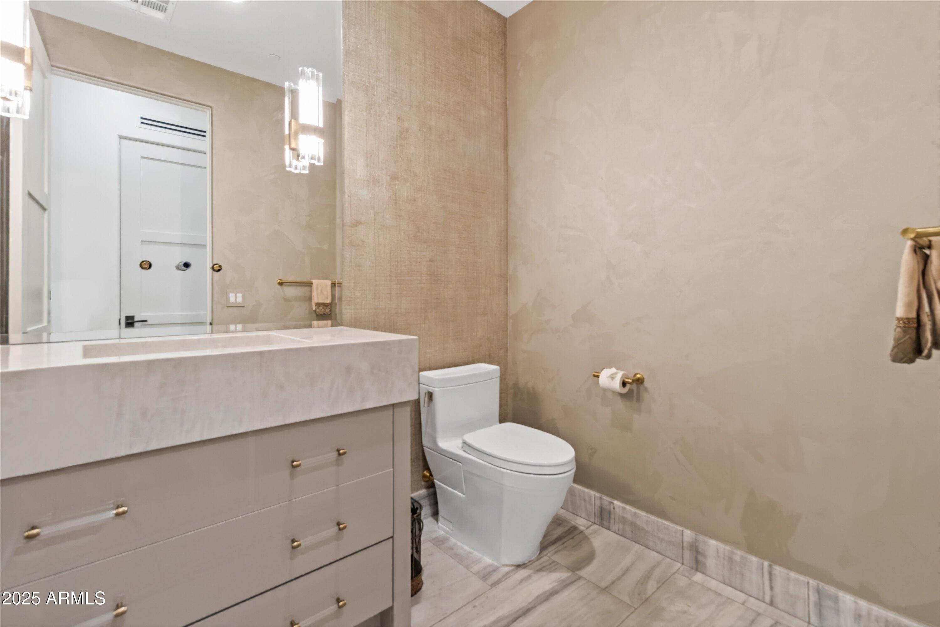 2 BILTMORE Estate 313