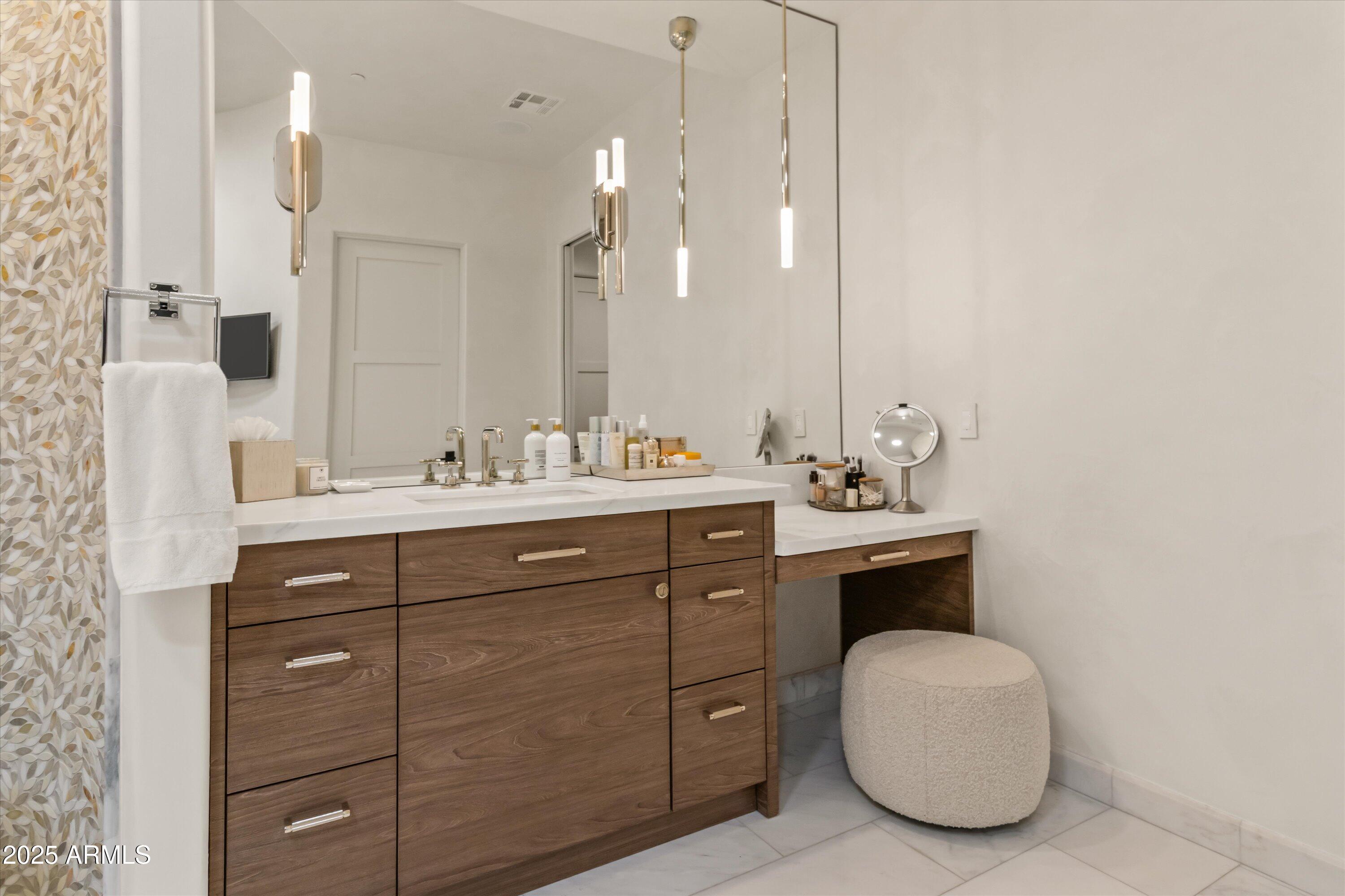 2 BILTMORE Estate 313