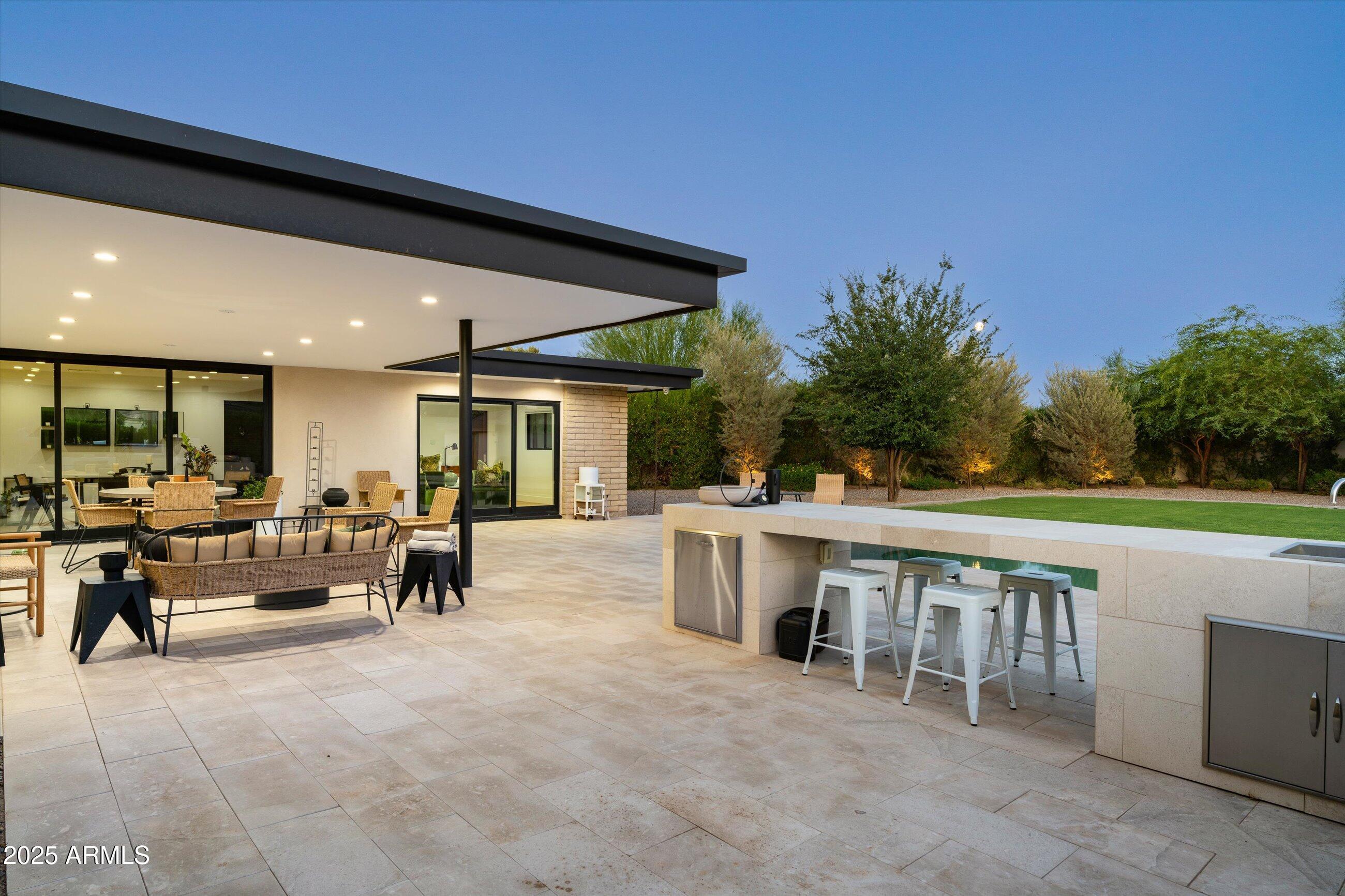 6909 E MONTEBELLO Avenue