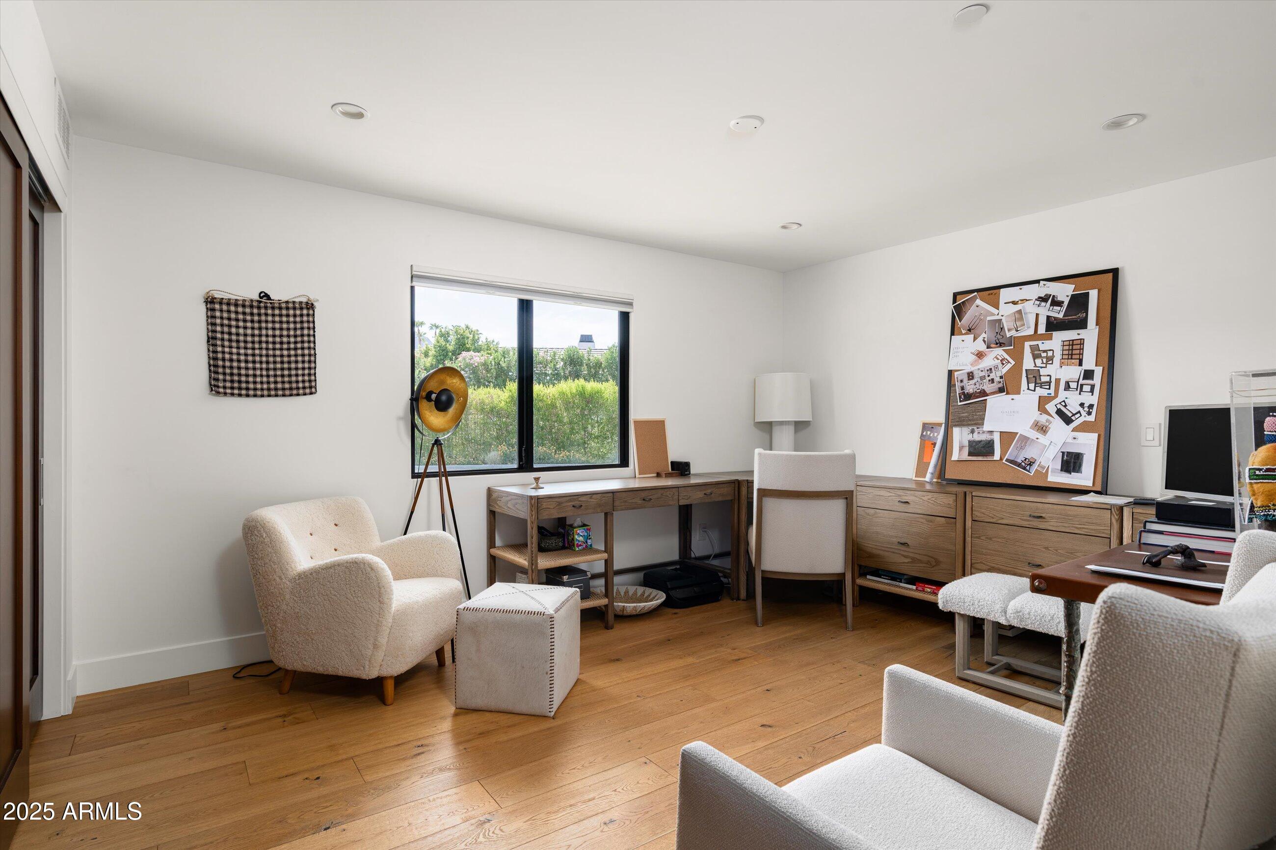 6909 E MONTEBELLO Avenue