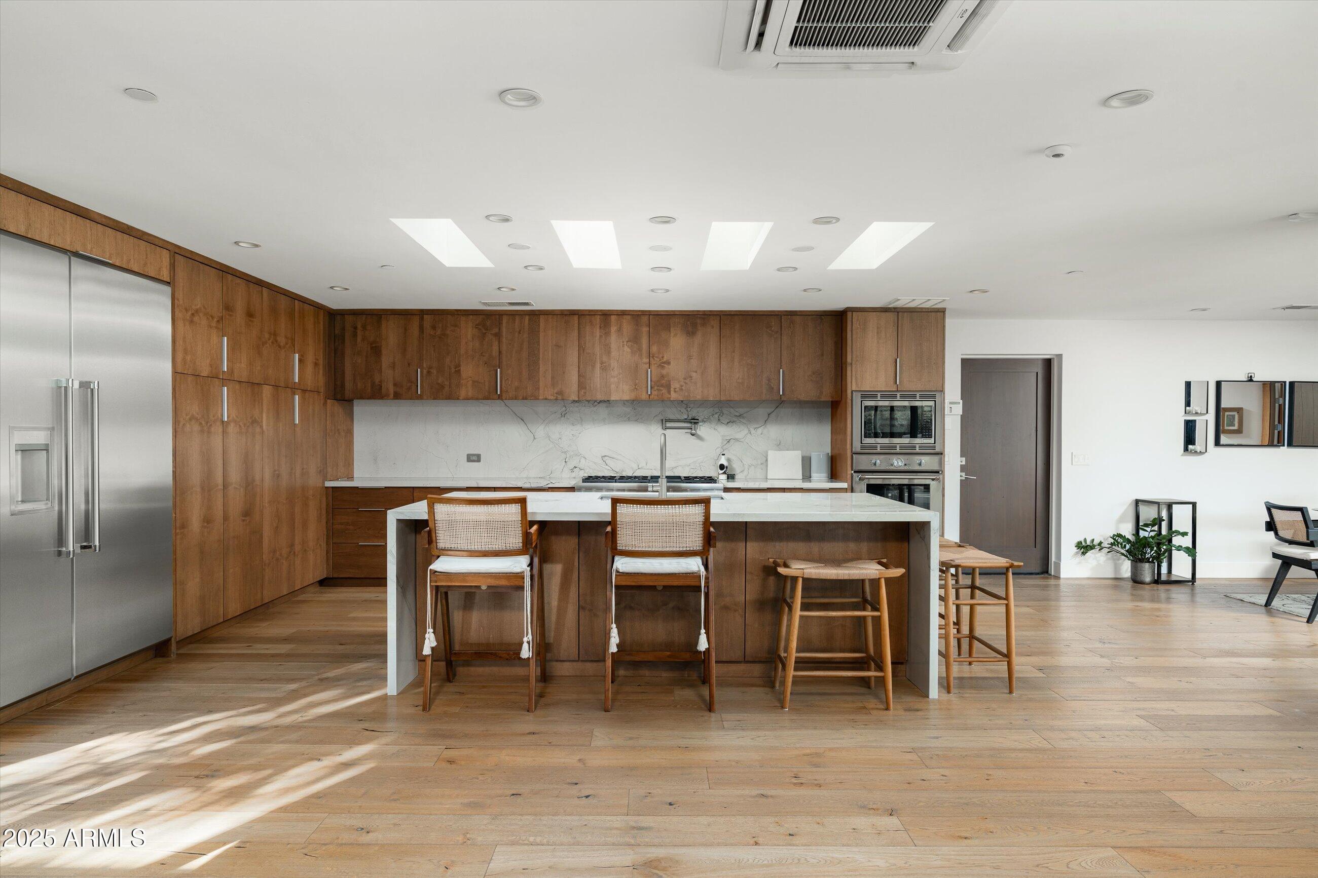 6909 E MONTEBELLO Avenue