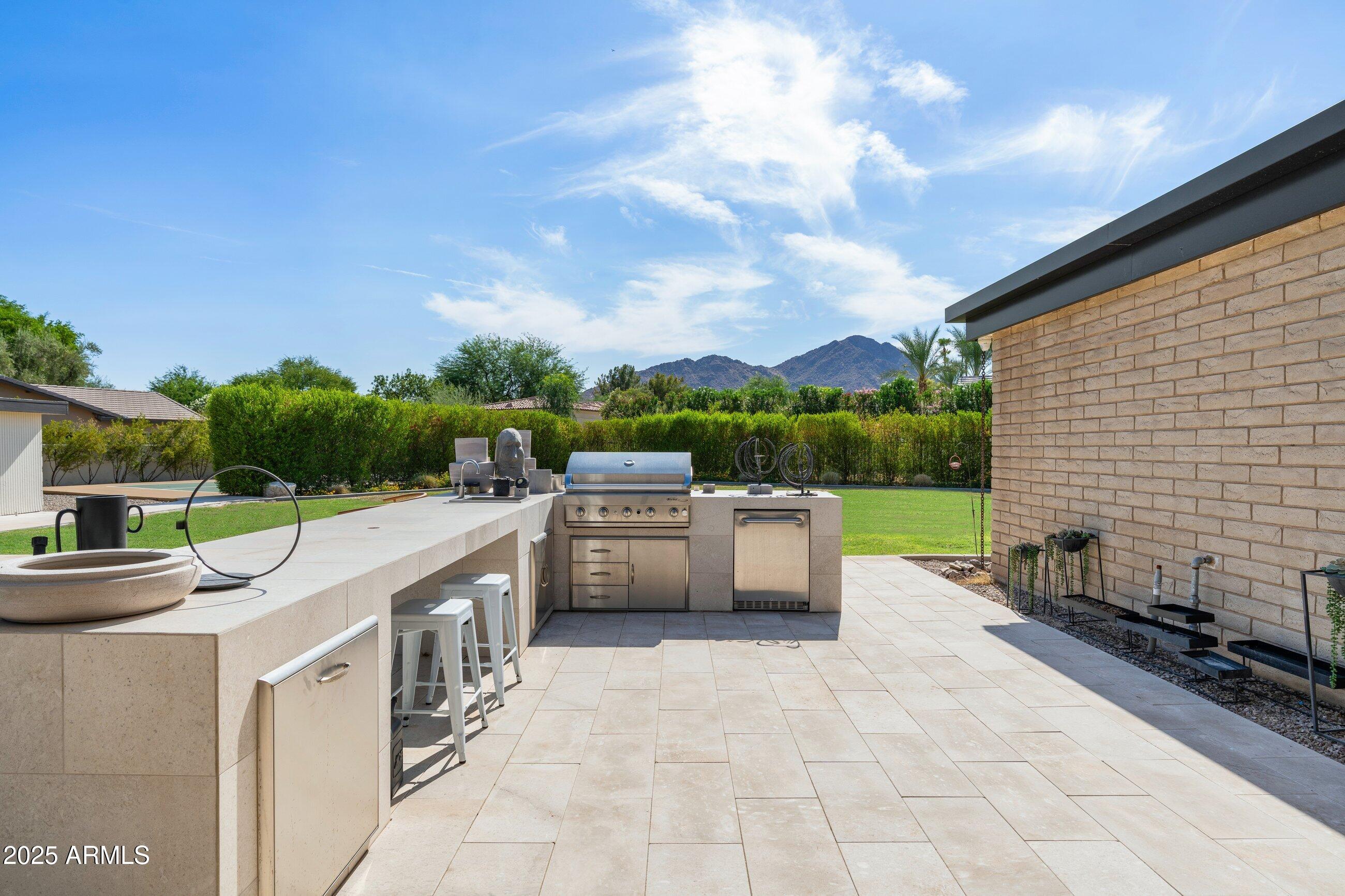 6909 E MONTEBELLO Avenue