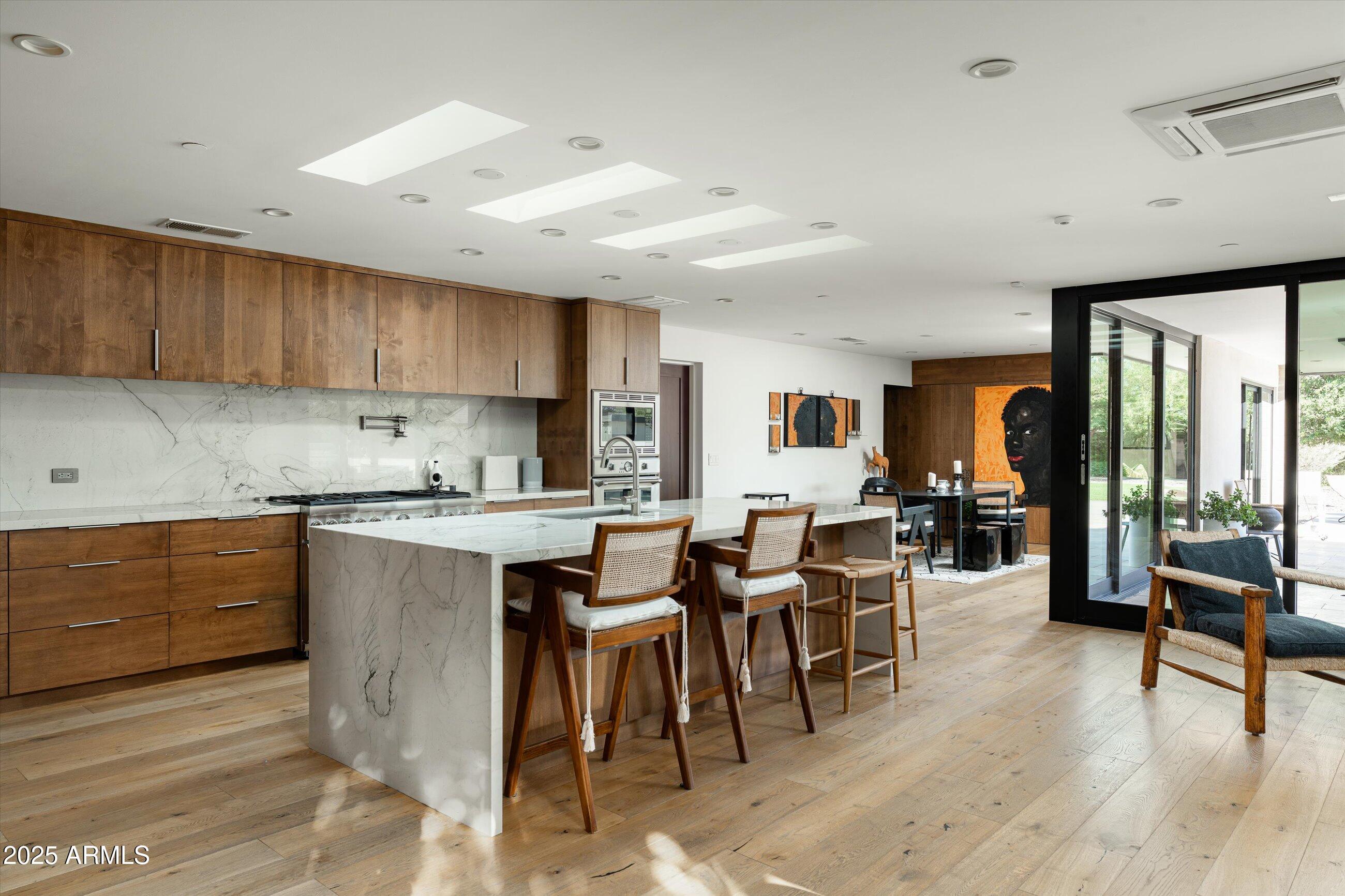 6909 E MONTEBELLO Avenue